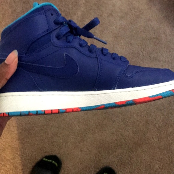 blue high top nike shoes